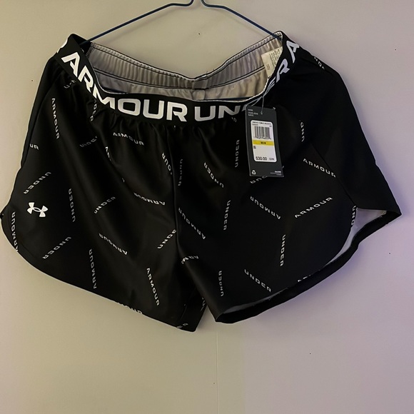 UNDER ARMOUR SHORTS - Picture 1 of 2